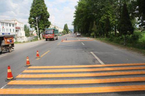 西鄉(xiāng)專做工業(yè)園路面劃線施工工程隊